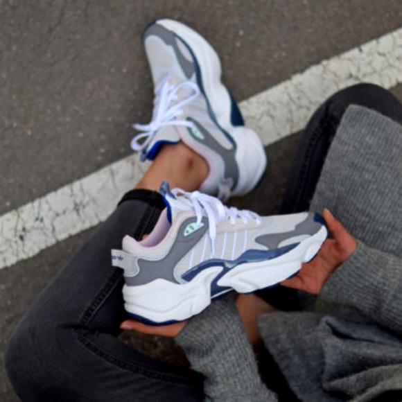 Adidas Unisex Originals Magmur runner sneakers - Picture 10 of 10